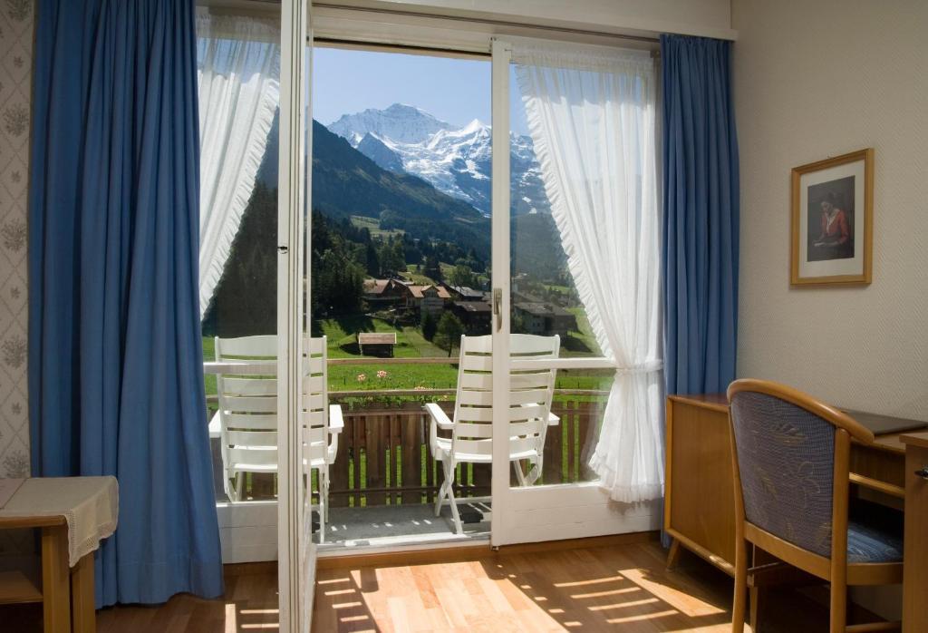 Hotel Berghaus Wengen Habitación foto