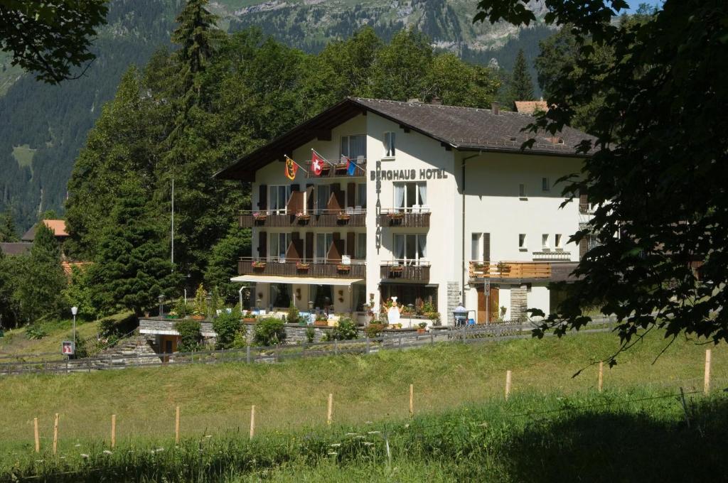 Hotel Berghaus Wengen Exterior foto